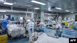 Suasana di rumah sakit khusus untuk perawatan pasien yang terkena virus korona di Wuhan, provinsi Hubei, China, 24 Februari 2020. 
