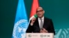 ARCHIVO - El jefe de asuntos climáticos de la ONU, Simon Stiell, habla en una sesión plenaria de la cumbre COP28 en Dubai, Emiratos Árabes Unidos, 13 de diciembre de 2023.
