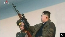 北韓新領導人金正恩近日視察北韓軍隊(資料圖片)