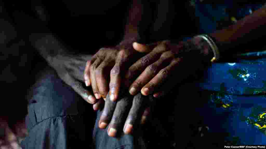 Jean-Pierre Lingombe suffers from AIDS and tuberculosis. He was hospitalized at MSF’s HIV-AIDS hospital in Kinshasa and treated for HIV and AIDS. Jean-Pierre is now followed by the Roi Baudouin Hospital in Kinshasa for his tuberculosis treatment. However, at the time of the visit of the photographer, he had not received his TB drugs because of a drug stockout at the hospital.