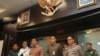 Menkopolhukam Wiranto mengumumkan pembubaran HTI didampingi Menkumham Yasona Laoly, Mendagri Tjahyo Kumolo dan Kapolri Jenderal Tito Karnavian di kantor Kemenkopolhukam Jakarta, Senin, 8 Mei 2017. (Foto: VOA/Andylala)