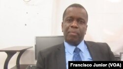 Daviz Simango refuta "ajustes internos"