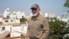 El periodista Gustavo Gorriti posa para un retrato en su casa en Lima, Perú, el viernes 26 de abril de 2024. Gorriti, de 75 años, es uno de los periodistas más reconocidos de América Latina con más de cuatro décadas de periodismo de investigación.