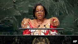 Pemimpin sementara Republik Afrika Tengah, Catherine Samba-Panza, saat memberikan sambutan di hadapan Sidang Majelis Umum PBB di New York (Foto: dok).
