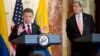 El secretario Kerry escucha las declaraciones del presidente colombiano en las que agradeció a Estados Unidos por apoyar la paz en Colombia.