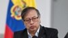 El presidente colombiano Gustavo Petro pronuncia un discurso después de votar durante las elecciones regionales del país, en Bogotá el 29 de octubre de 2023.