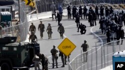 Los investigadores atribuyen la caída a la recesión económica que remeció a Estados Unidos en 2007 y la lenta recuperación que vino después, lo que limitó las oportunidades de trabajo para los inmigrantes.