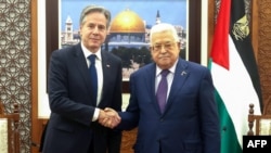 Waziri wa mambo ya nje wa Marekani Antony Blinken na Rais wa Mamlaka ya Palesrina Mahmoud Abbas. Picha hii imetolewa na ofisi ya habari ya Mamlaka ya Palestina (PPO). November 5, 2023.