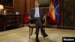El rey español Felipe VI pronunció su discurso navideño desde el Palacio de la Zarzuela en Madrid.