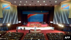 Le Palais du peuple de Kinshasa, siège de l'assemblée nationale de la République démocratique du Congo, le 15 décembre 2012. 