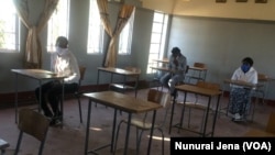Vana vechimwe chikoro kuMasvingo vawanikwa nedare redzimhosva vaine mhosva yekutora mutemo weZimSec Act mushure mekuwanikwa vaine mapepa ebvunzo dzisati dzanyorwa.