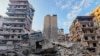 Sejumlah gedung hancur menyusul serangan Israel ke pinggiran selatan Beirut, Lebanon, pada 7 November 2024. (Foto: Reuters/Mohammed Yassin)
