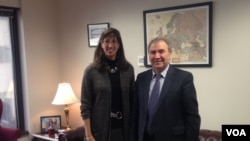 Cəmil Həsənli ABŞ Beynəlxalq İnkişaf Agentliyinin (USAID) Avropa və Asiya Bürosunun rəhbərinin müavini Peyc Aleksanderlə - 19 noyabr 2013-cü il