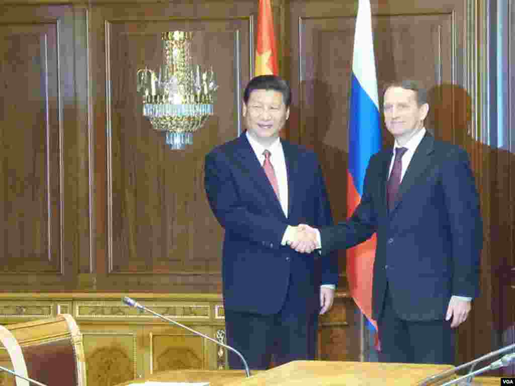 习近平和国家杜马议长纳雷什金