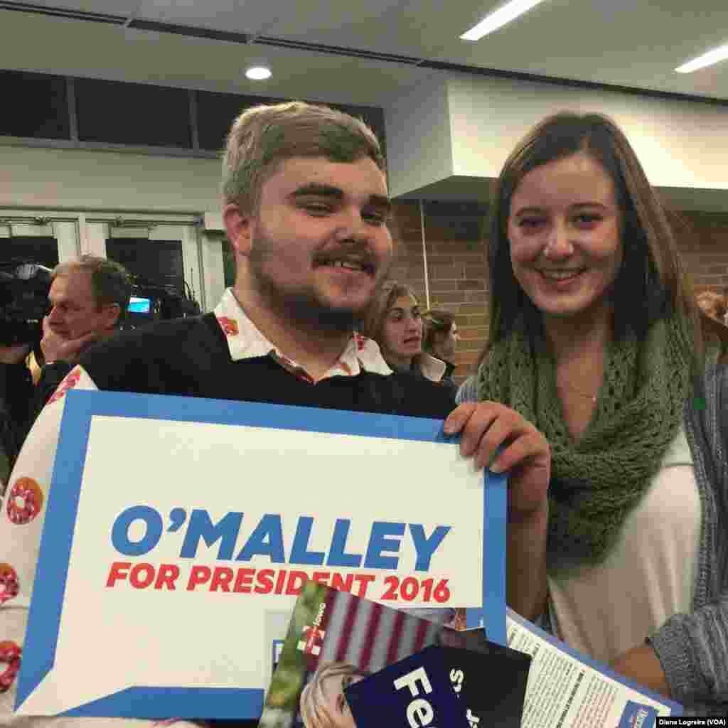 Para siswa pendukung kandidat capres AS dari Partai Demokrat Martin O'Malley ikut kampanye di Des Moines, Iowa. Babak awal Pilpres AS kaukus di Iowa dimulai hari Senin (1/2) untuk memilih kandidat capres dari masing-masing partai.