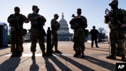 Bayi National Guard ya Michigan mpe bazali kobatela capitole, na Washington, 2021. 