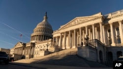 Капітолій США час сходу сонця. Вашингтон. 13 листопада 2024 р. (AP Photo/Jose Luis Magana)