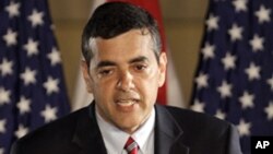El congresista republicano por Florida David Rivera, junto al presidente del Comité de Recursos Naturales de la cámara baja de Estados Unidos, Doc Hastings, son los autores de la iniciativa.