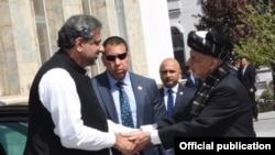 وزیراعظم عباسی نے جمعہ کو افغان صدر اشرف غنی سے کابل میں ملاقات کی تھی