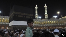 2010ء میں حج انتظامات میں بدعنوانی اور پاکستانی حاجیوں سے زیادہ رقم وصول کرنے کی اطلاعات منظر عام پر آئی تھیں